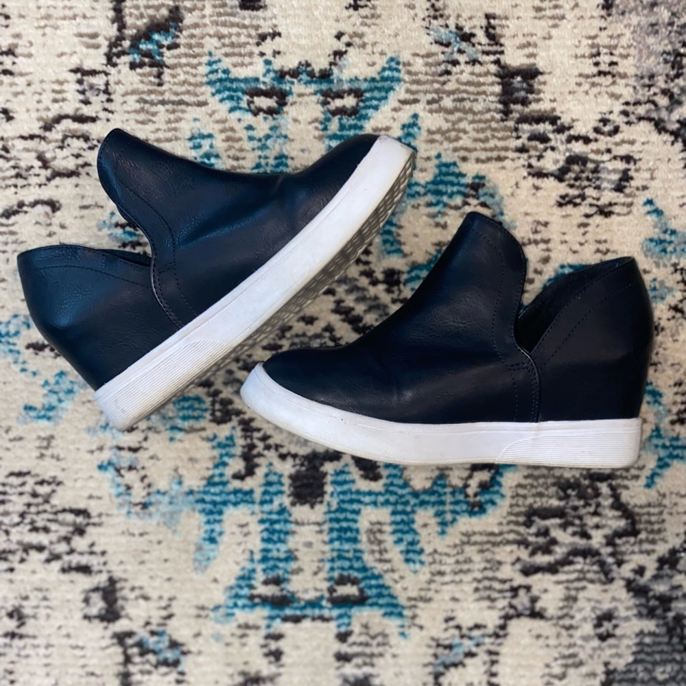 Wedge sneakers